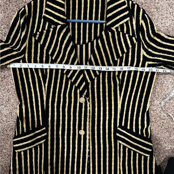 Vintage Textured Women’s Single Breasted Butterfly Notch Collar Jacket - Picture 12 of 14